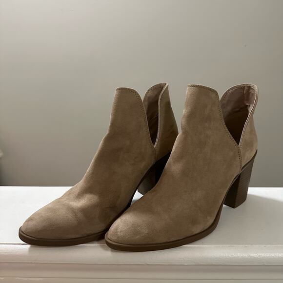 💥QUPID Tan Suede Ankle Booties Women’s size 9 Boots comfy block heel EUC - Picture 2 of 13